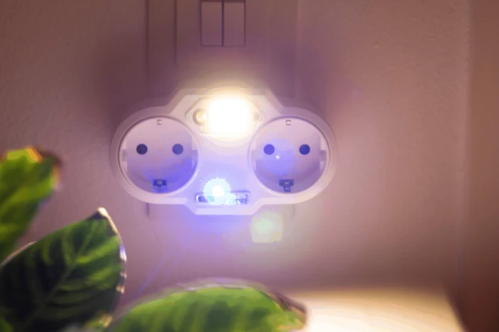 Wtyczka USB z lampką nocną ENDLESS POWER NIGHT z logo Zdjęcie 7