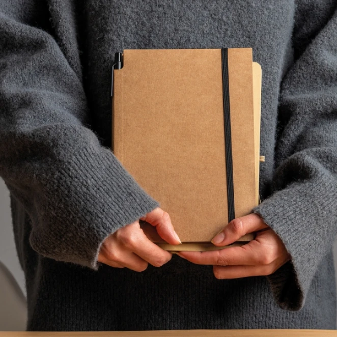 Notatnik A5 w kratkę z długopisem do drukowania logo Zdjęcie 8