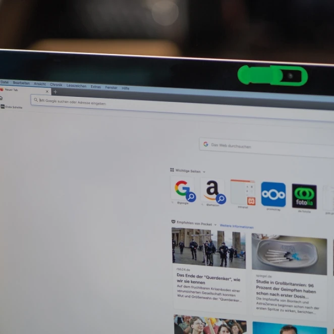 Zaślepka na kamerę w laptopie z logo firmy Zdjęcie 5