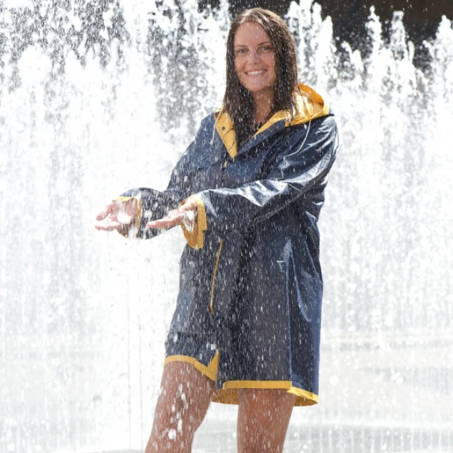 Płaszcz przeciwdeszczowy z logo firmy Zdjęcie 7