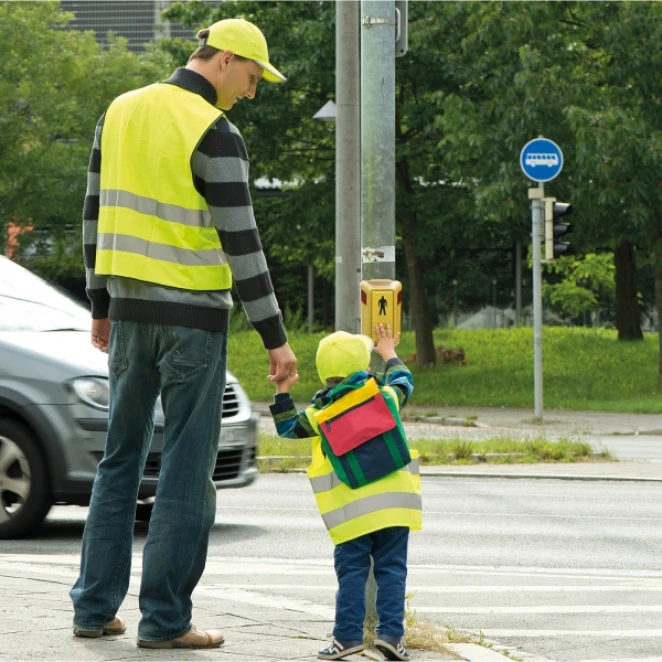 Czapka z daszkiem dla dzieci odblaskowa 6 paneli do naniesienia logo Zdjęcie 3