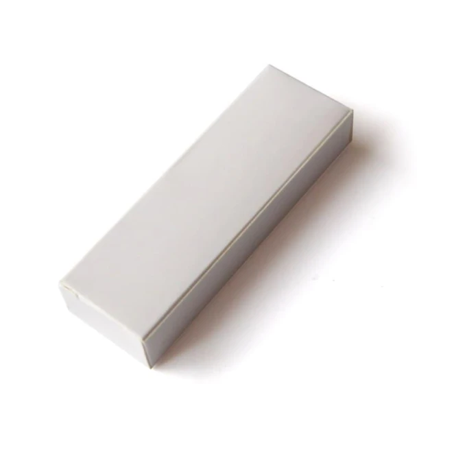 Pudełko biały kartonik na pamięć flash z nadrukiem logo Zdjęcie