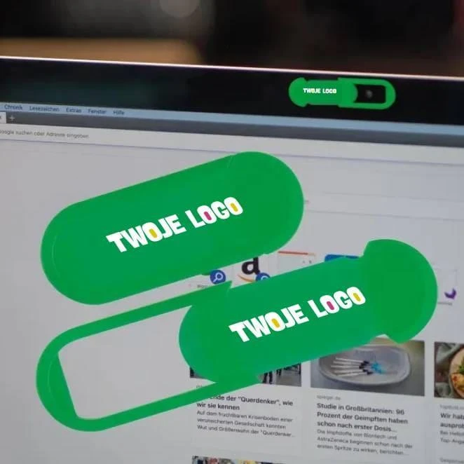 Zaślepka na kamerę w laptopie z logo firmy Zdjęcie