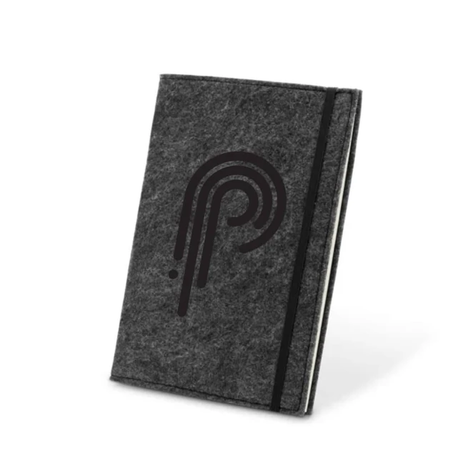 BALDWIN. Notatnik A5 z okładką z filcu z recyklingu (100% rPET) i stronami w linie w 100% z papieru pochodzącego z recyklingu z naniesieniem logo Zdjęcie