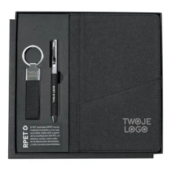 Zestaw upominkowy, brelok, notatnik ok. A5, długopis, pudełko podarunkowe z nadrukiem na zamówienie